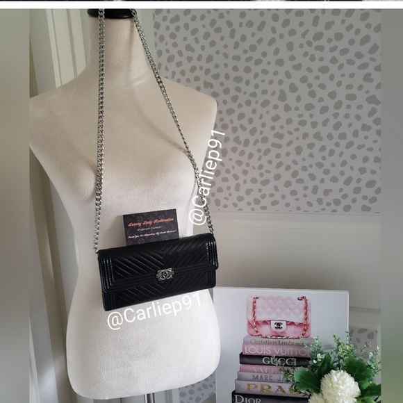 Authentic Chanel Quilted Chevron Boy Wallet Crossbody WOC - Picture 13 of 14